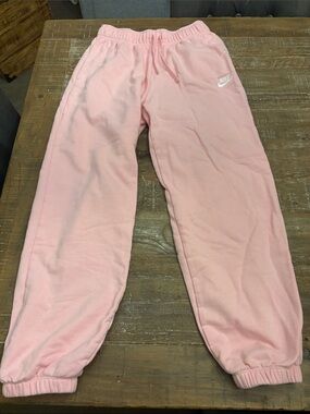 Nike Women’s Light Pink Fleece baggy pants